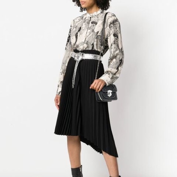 NEW❤️Alexander McQueen❤️Studded Shoulder bag - Picture 2 of 8